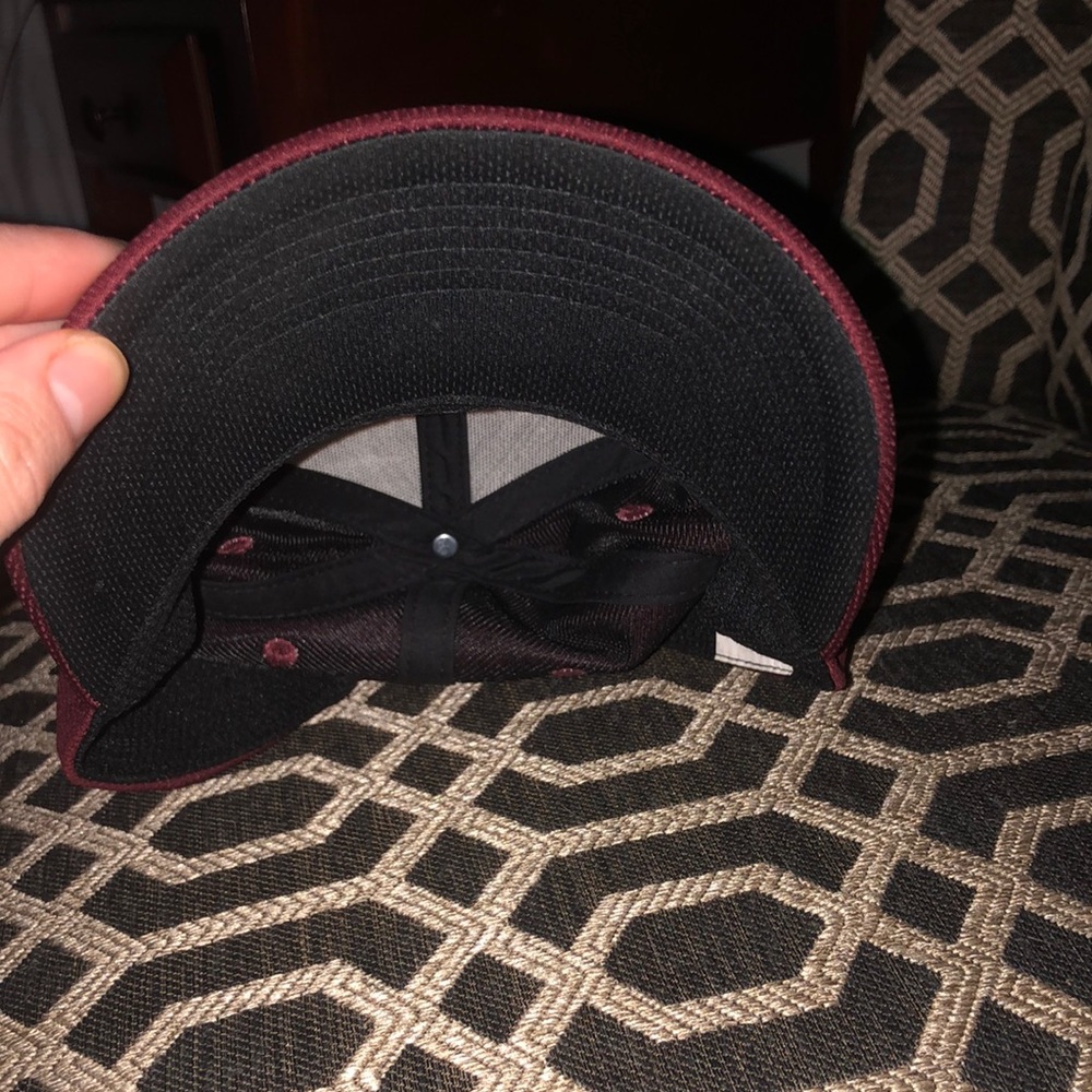 MLB Team Red Cap - Picture 5 of 5